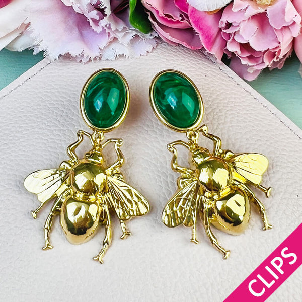 Ohrclips in Dunkelgrün mit goldener Hummel von AmuseToi