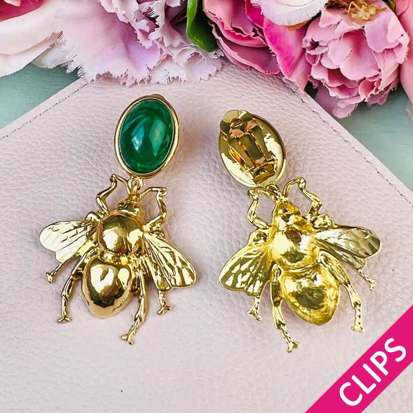 Ohrclips in Dunkelgrün mit goldener Hummel von AmuseToi