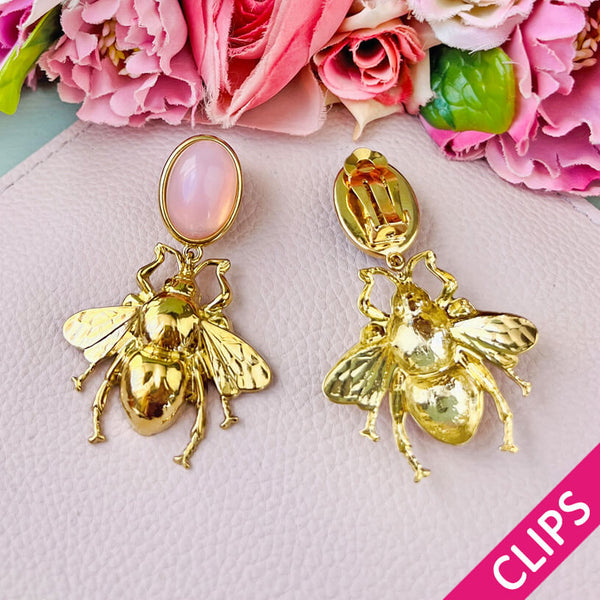 Ohrclips in Rosa mit vergoldeter Hummel von AmuseToi