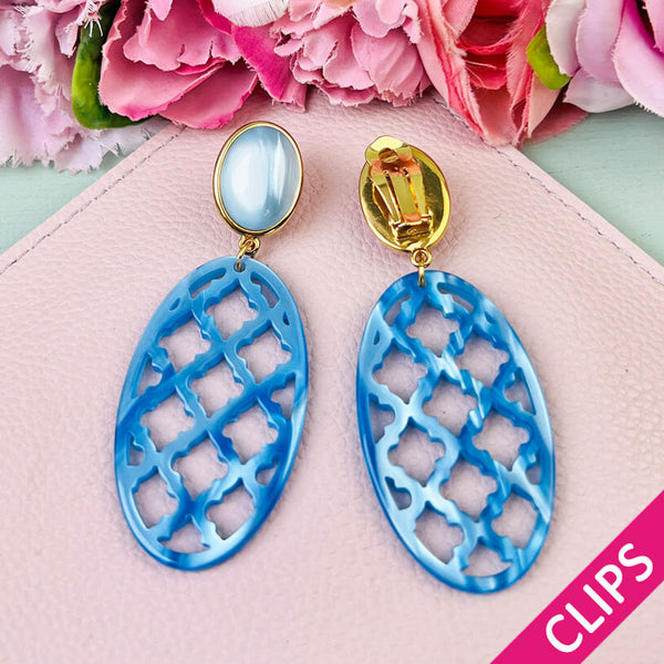 Ohrclips in Hellblau mit perlmutt schimmerndem Oval im Marrakesch-Stil von AmuseToi