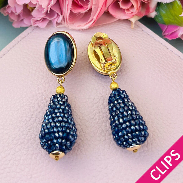 Blaue Ohrclips mit glitzerndem Tropfen von AmuseToi