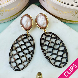 Beige ClipOhrringe mit schokobraunem Oval im Marrakesch-Stil von AmuseToi
