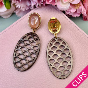Beige ClipOhrringe mit schokobraunem Oval im Marrakesch-Stil von AmuseToi