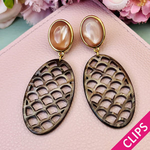 Beige ClipOhrringe mit schokobraunem Oval im Marrakesch-Stil von AmuseToi