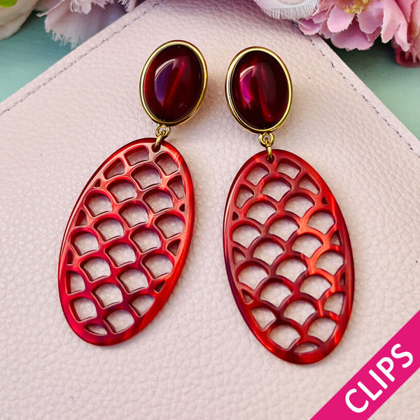 Bordeauxrote Ohrclips mit Oval von AmuseToi