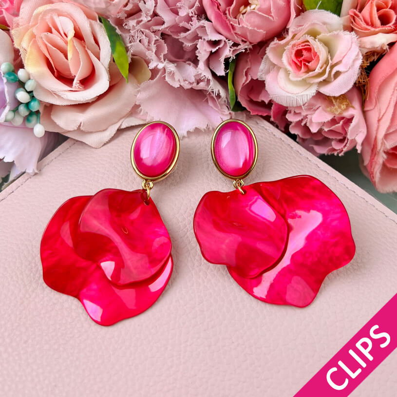 Pinke Ohrclips mit Blütenblättern