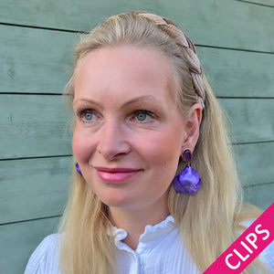 Violette Ohrclips mit Blütenblättern
