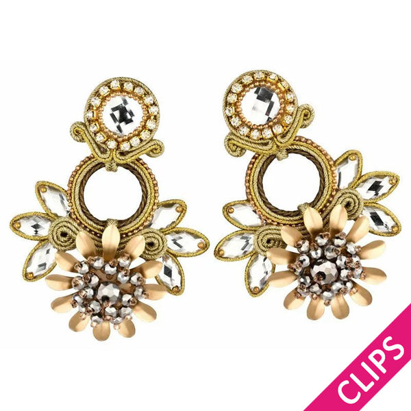 Große goldfarbene Ohrclips mit floralen Elementen in Soutache-Optik