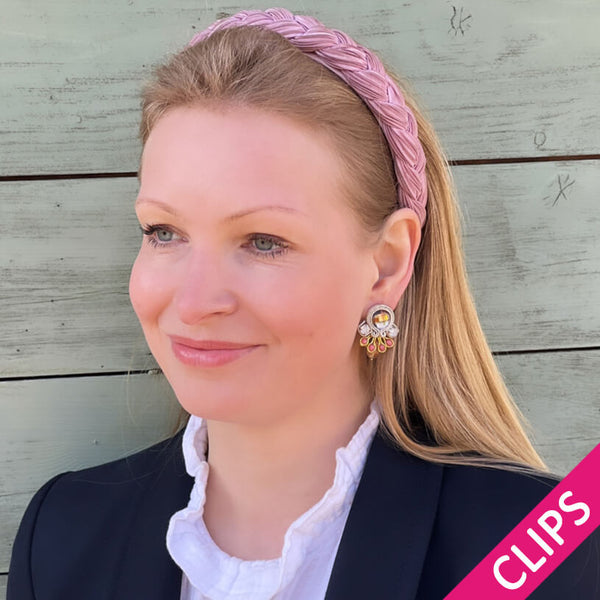 Kleine Soutache Ohrclips in Gold, Rosa und Lachsfarben mit funkelnden Tropfen