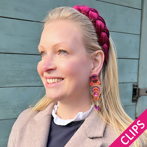 Farbenfrohe Statement-Ohrringe als Ohrclips in Orange, Türkis und Violett