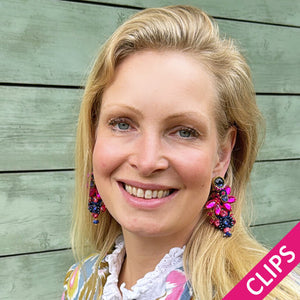 Große Soutache-Ohrclips in Pink und Dunkelbau