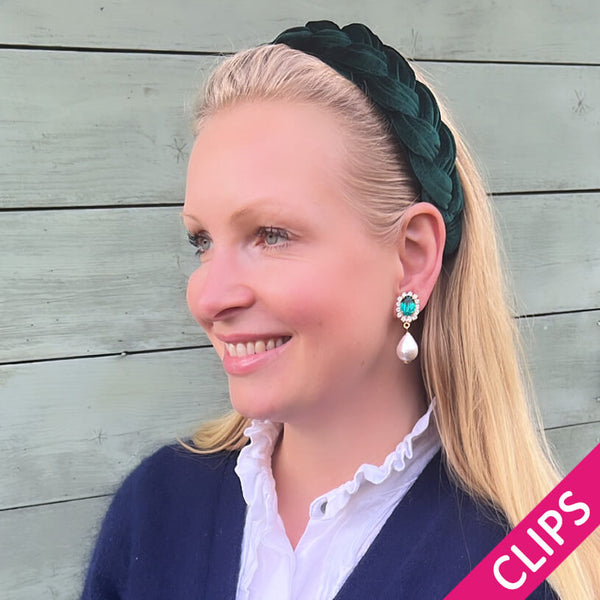 Edel funkelnde Ohrclips in Dunkelgrün mit leichtem Baumwolltropfen