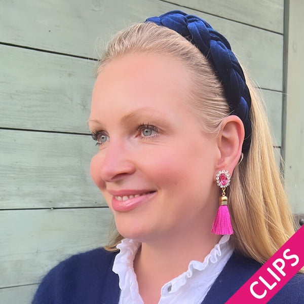 Edel funkelnde Ohrclips in Pink mit Quaste