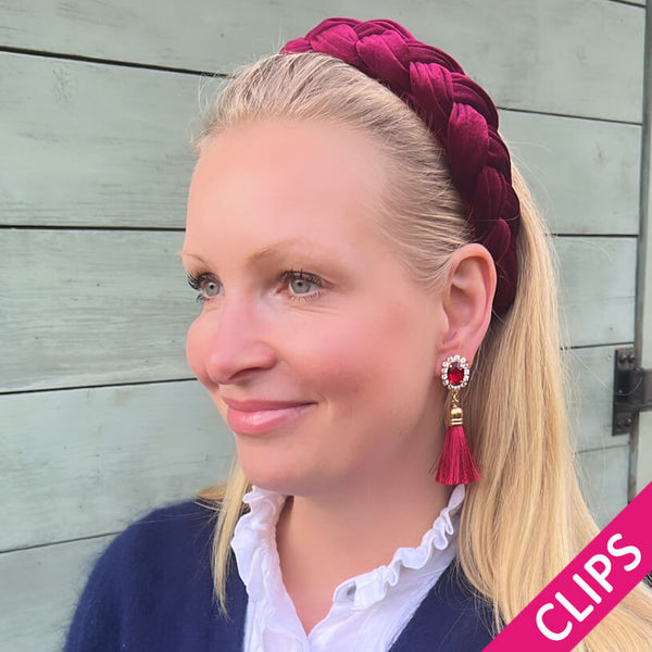 Edel funkelnde Ohrclips in Dunkelrot mit Quaste