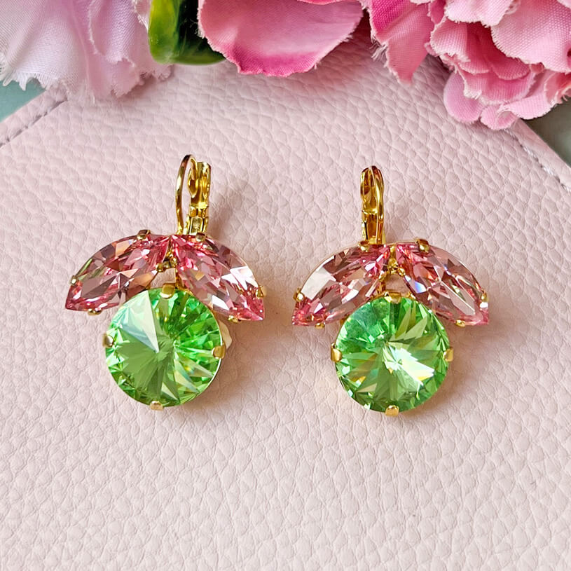 Funkelnde Ohrhänger mit Glas-Kristallen in Grün und Rosa