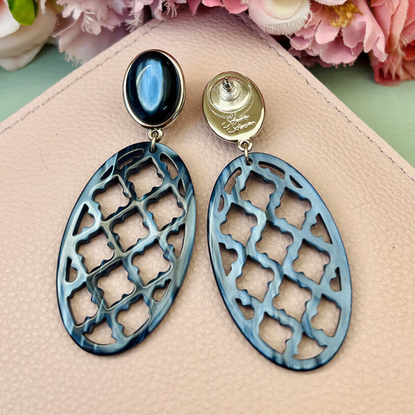Silberne Ohrstecker in schimmerndem Dunkelblau mit Oval im Marrakesch-Stil