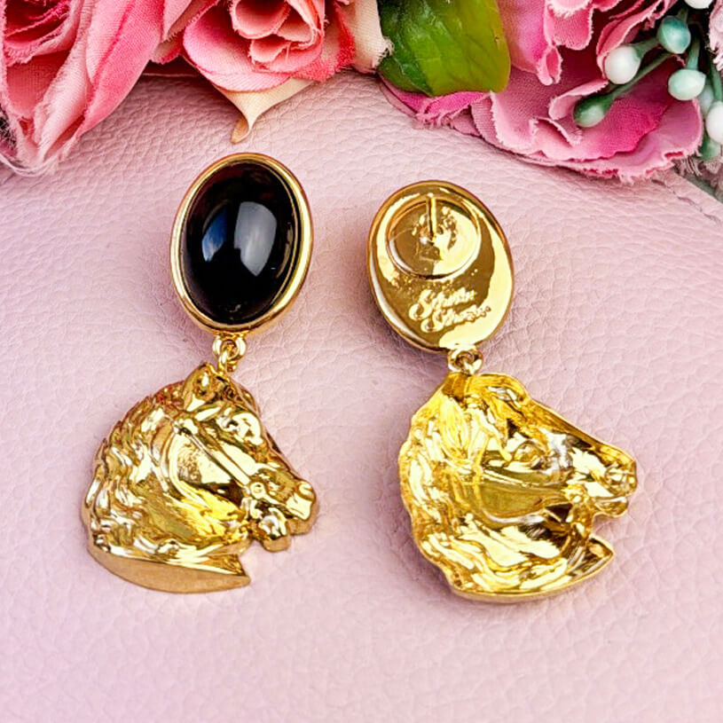 Pferde Ohrringe mit schwarzem Oval