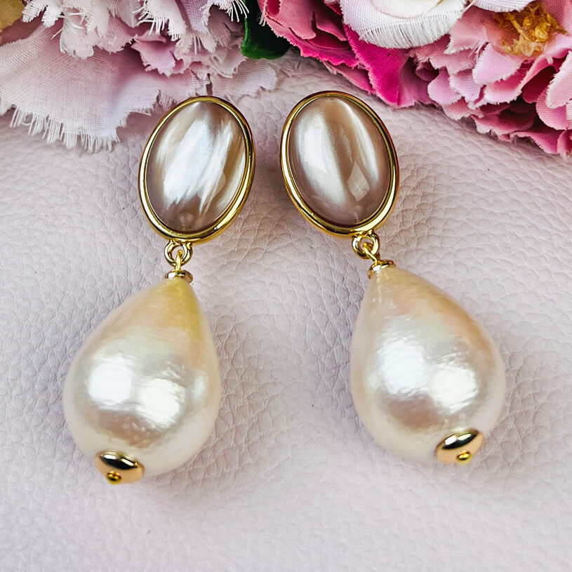 Beige Ohrstecker mit champagnerfarbenem Baumwolltropfen von AmuseToi