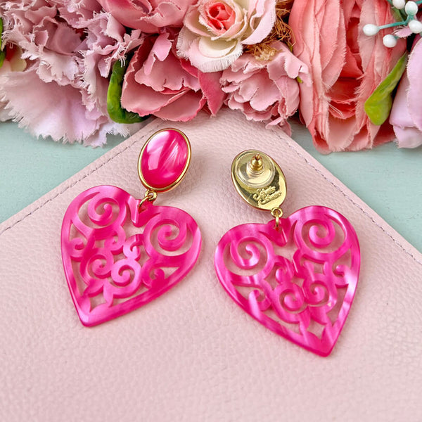 Schöne Herz-Ohrringe als Ohrstecker mit Herz-Ornamenten in Pink von AmuseToi