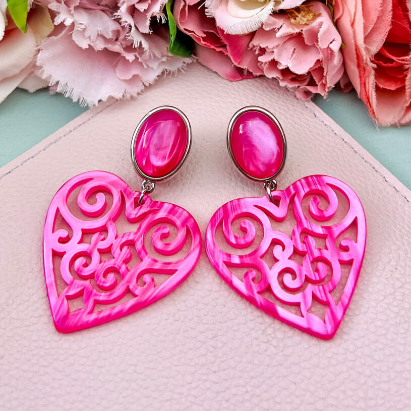 Silberne Ohrstecker mit Herzornament in Pink von AmuseToi
