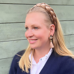 Glitzernde Ohrstecker in Beige mit edler Quaste von AmuseToi