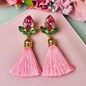 Glitzernde Ohrstecker mit Glas-Kristallen in Rosa und Hellgrün mit edler Quaste in Rosa