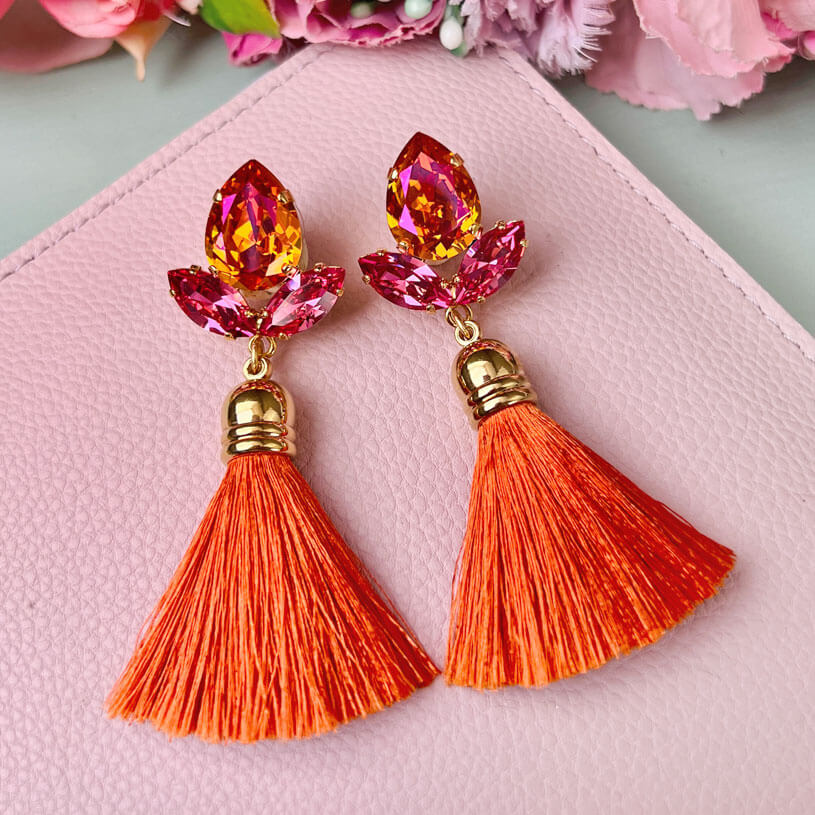 Glitzernde Ohrstecker mit Glas-Kristallen in Pink und Orange mit edler Quaste