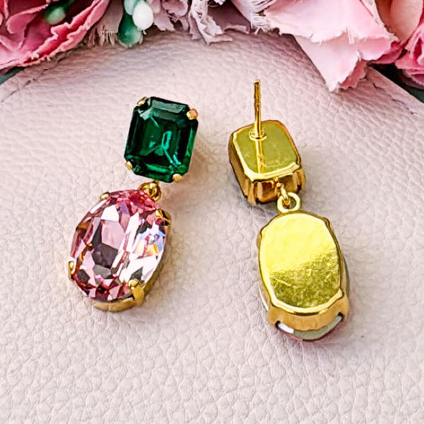 Funkelnde Ohrstecker mit Glas-Kristallen in Dunkelgrün und Rosa