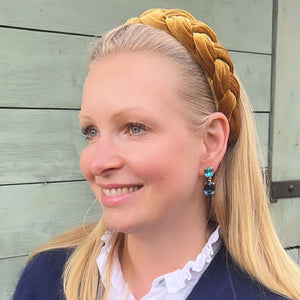 Funkelnde Ohrstecker mit Glas-Kristallen in Hellblau und Dunkelblau
