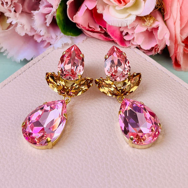 Rosafarbene Tropfen-Ohrstecker mit Glas-Kristallen in Rosa und Champagner