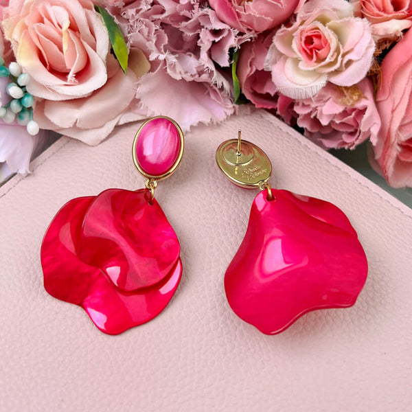 Pinke Ohrringe mit Blütenblättern