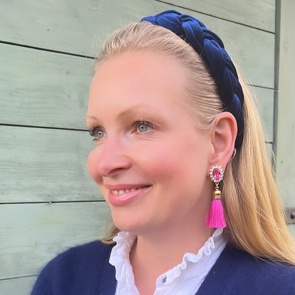 Edel funkelnde Ohrstecker in Pink mit Quaste