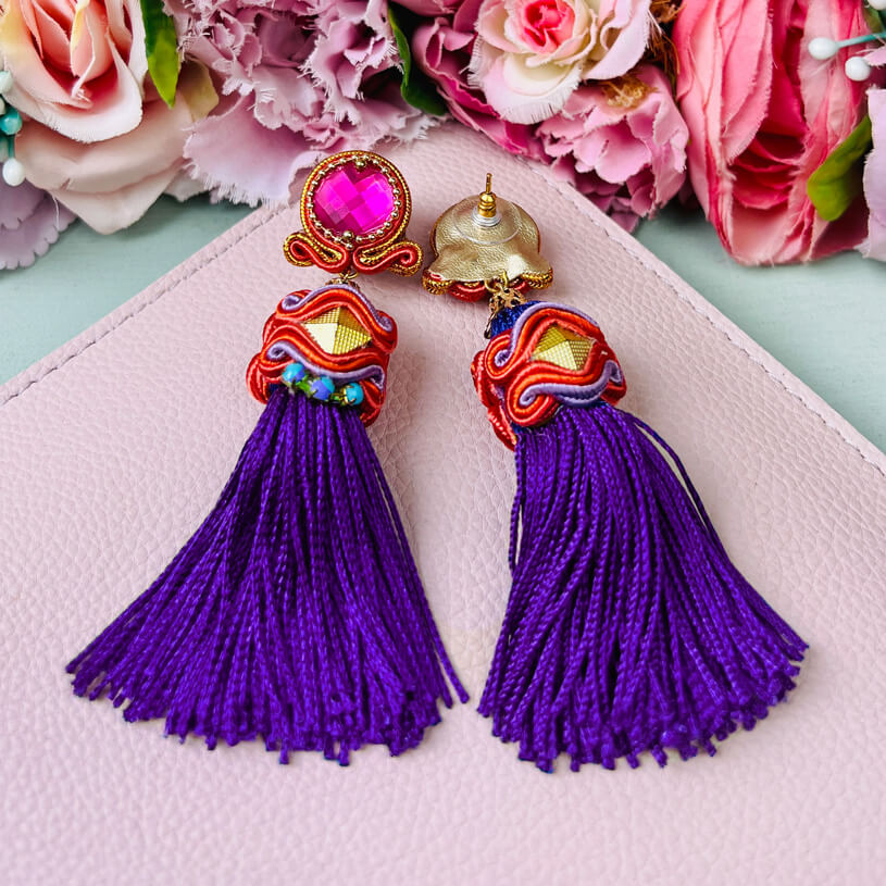 Orientalisch anmutende QuastenOhrringe in Violett, Pink und Orange