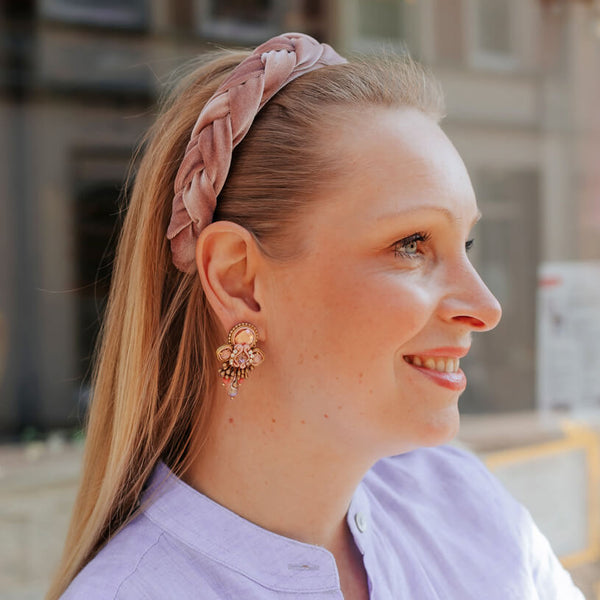 Zeitlose Soutache-Ohrringe in Lachs, Rosa und Gold