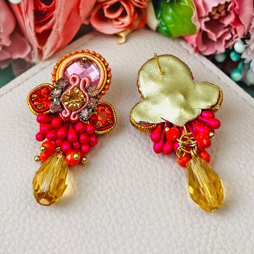 Zeitlose Soutache-Ohrringe in Pink, Rosa und Gold