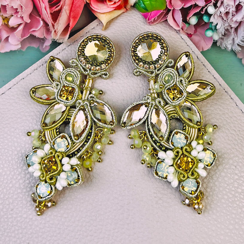 Große Soutache-Ohrringe in Champagner und Gold