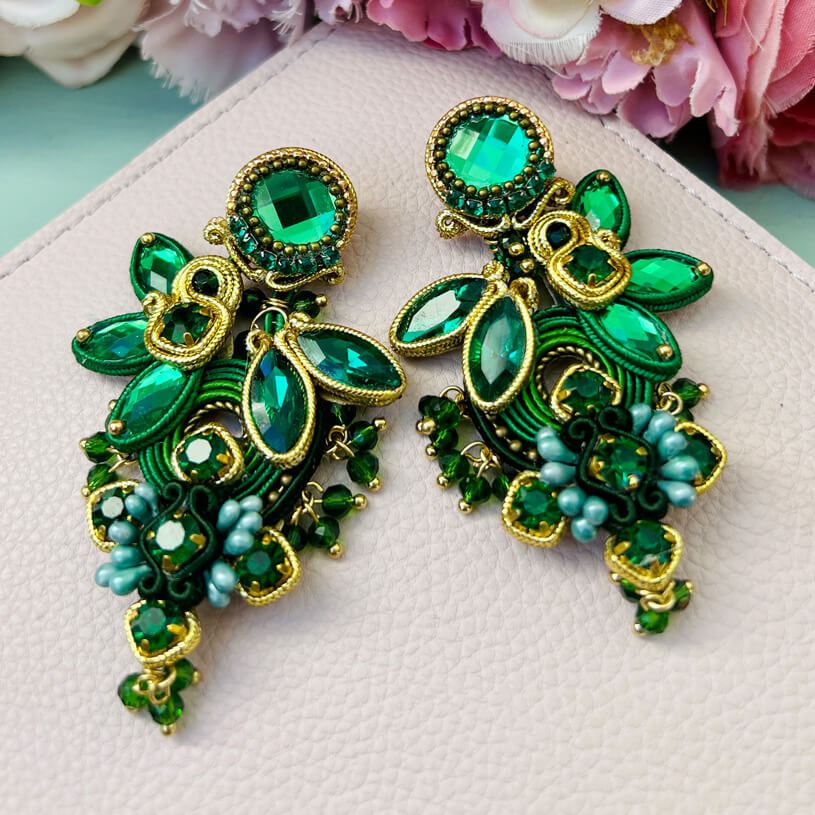 Große Soutache-Ohrringe in Dunkelgrün und Gold
