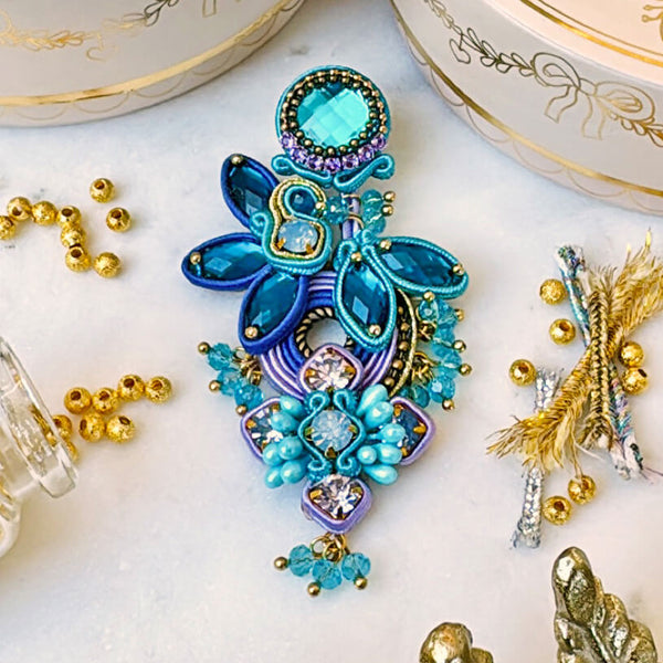 Große Soutache-Ohrringe in Blau und Flieder