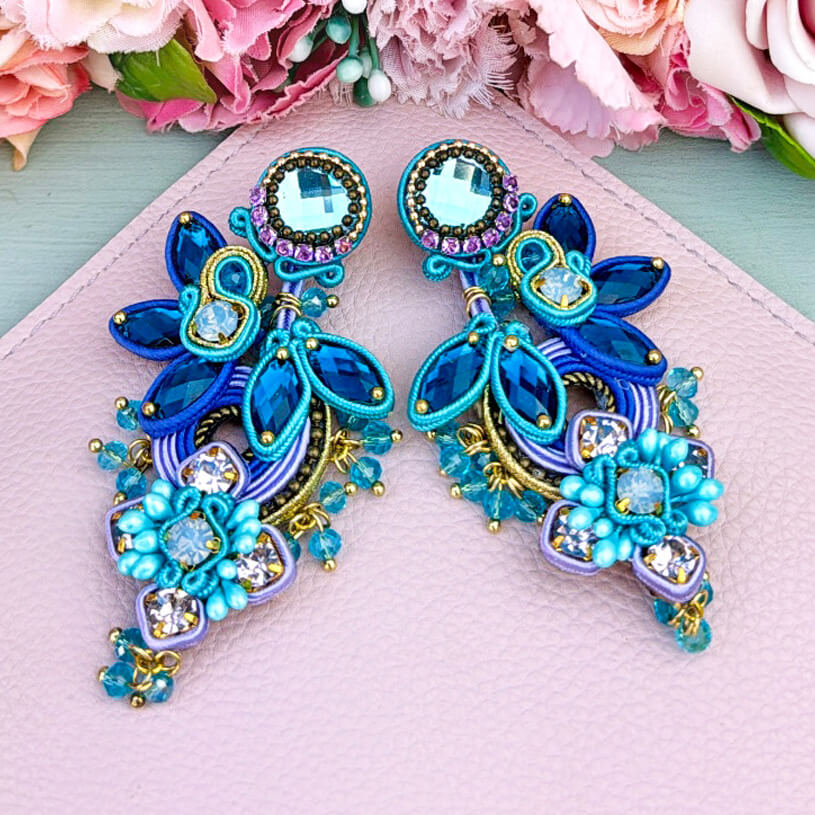 Große Soutache-Ohrringe in Blau und Flieder