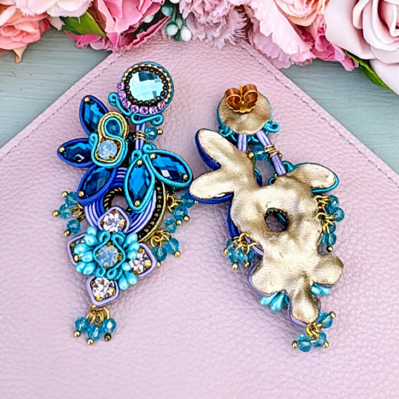Große Soutache-Ohrringe in Blau und Flieder
