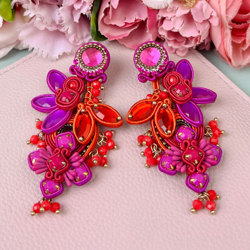 Große Soutache-Ohrringe in Pink und Violett
