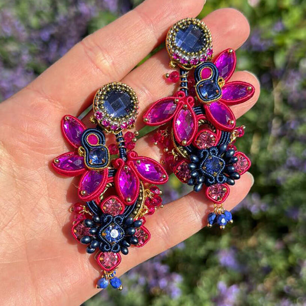 Große Soutache-Ohrringe in Pink und Dunkelbau