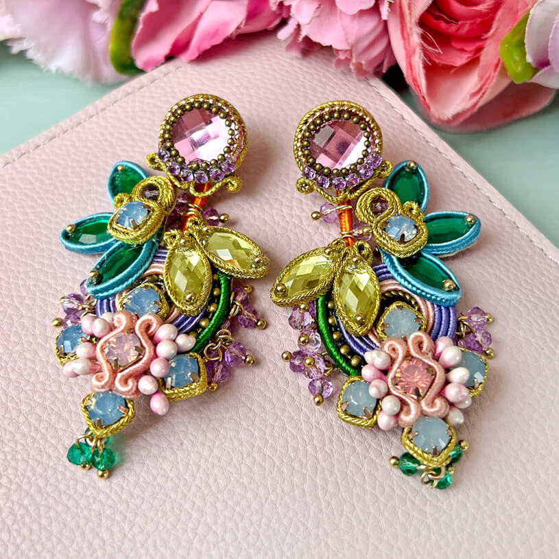 Große Soutache-Ohrringe in pastelligem Rosa, Flieder und Grün