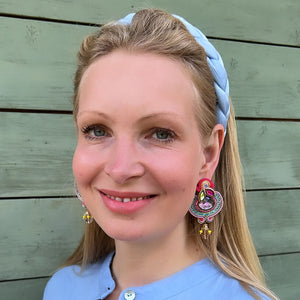 Bunte Statement-Ohrringe mit violetten Perlen in Flieder, Rosa und Grün