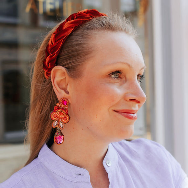 Schöne SoutacheOhrringe in Orange und Pink