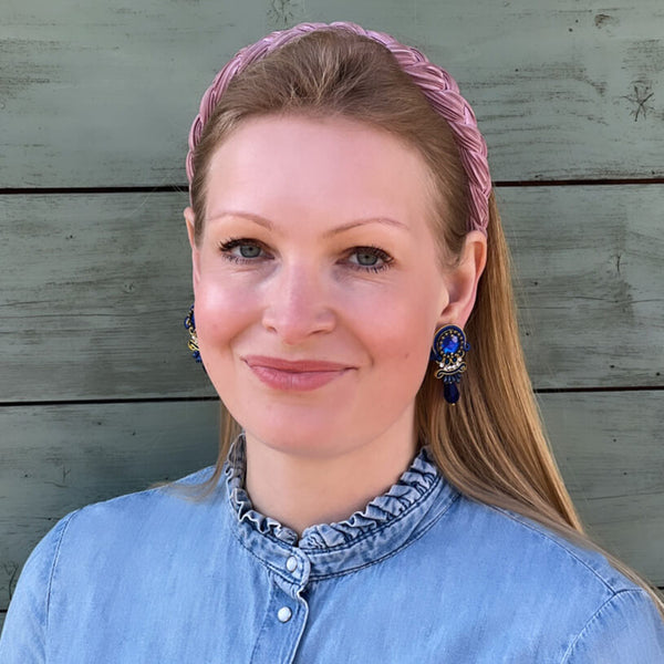 Funkelnde Soutache-Ohrstecker in Dunkelblau