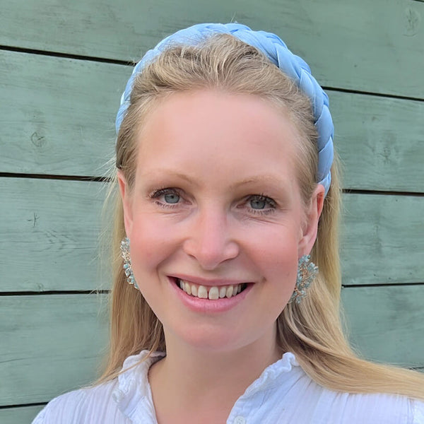 Edle Perlen-Ohrringe aus mehreren Blüten in Blau