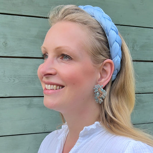 Edle Perlen-Ohrringe aus mehreren Blüten in Blau