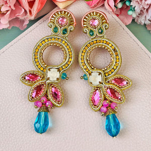 Opulente Soutache-Ohrringe in Blau, Pink, Gelb und Gold