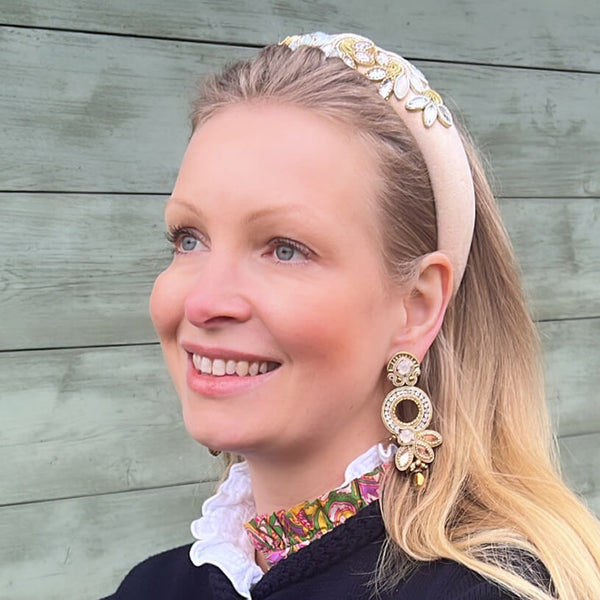Opulente Soutache-Ohrringe in Gold und Champagner